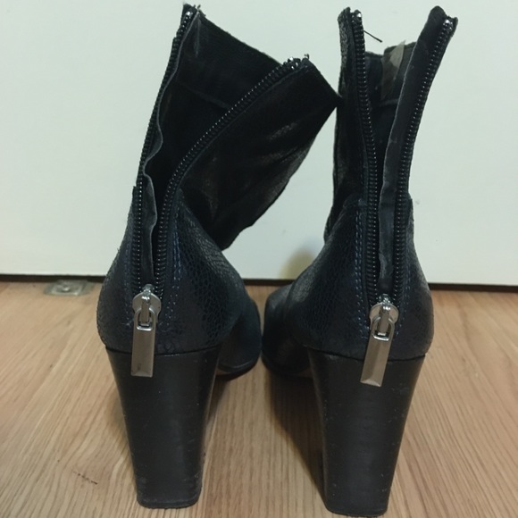 Blue heeled boots - Picture 4 of 4